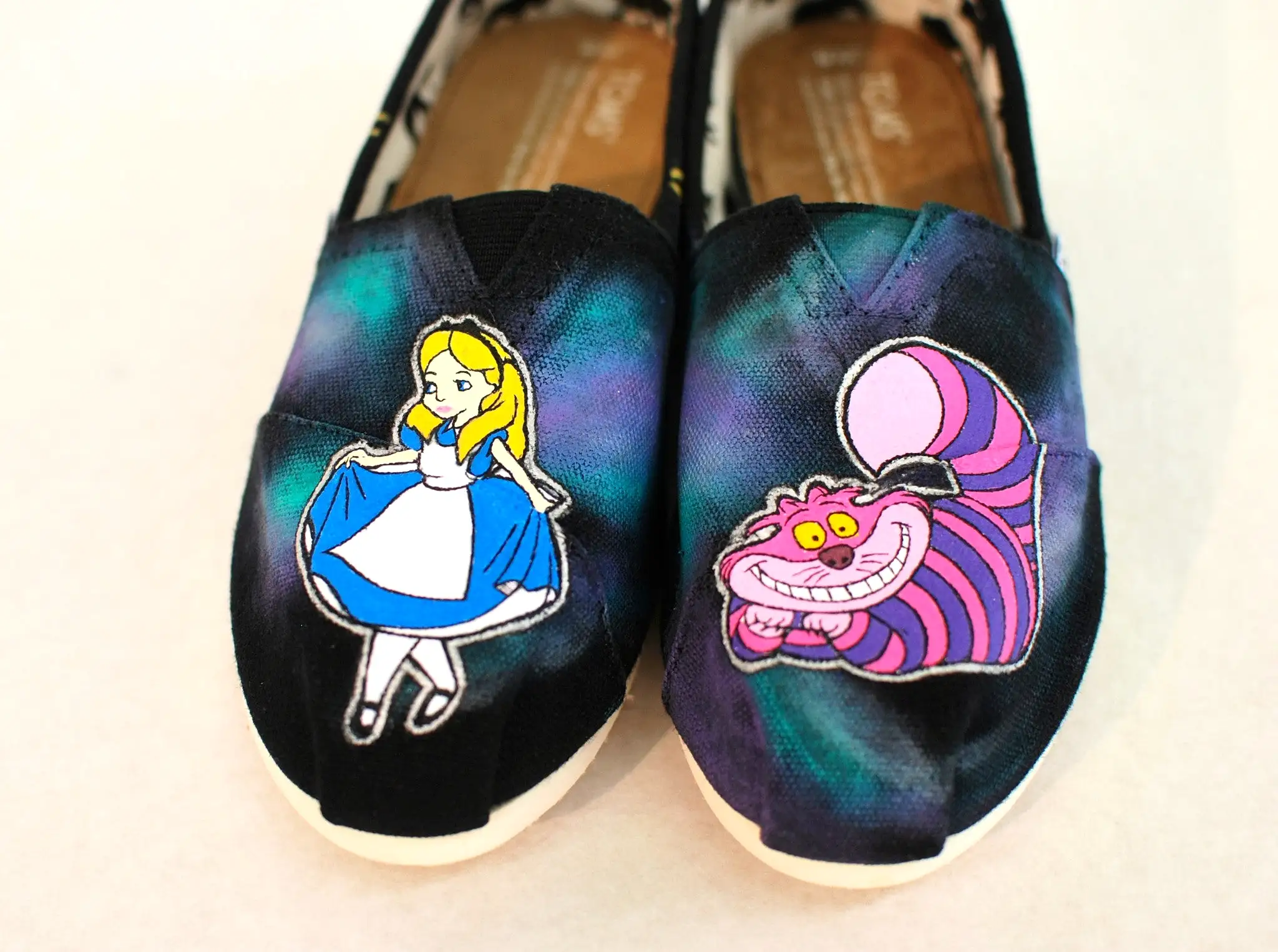 Alice in Wonderland Toms shoes