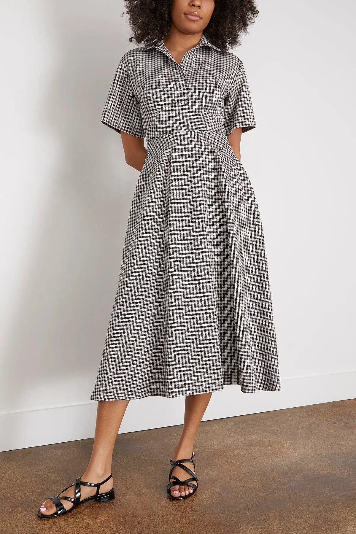 Gingham Darted Short Sleeve Shirtdress in Black/Ivory