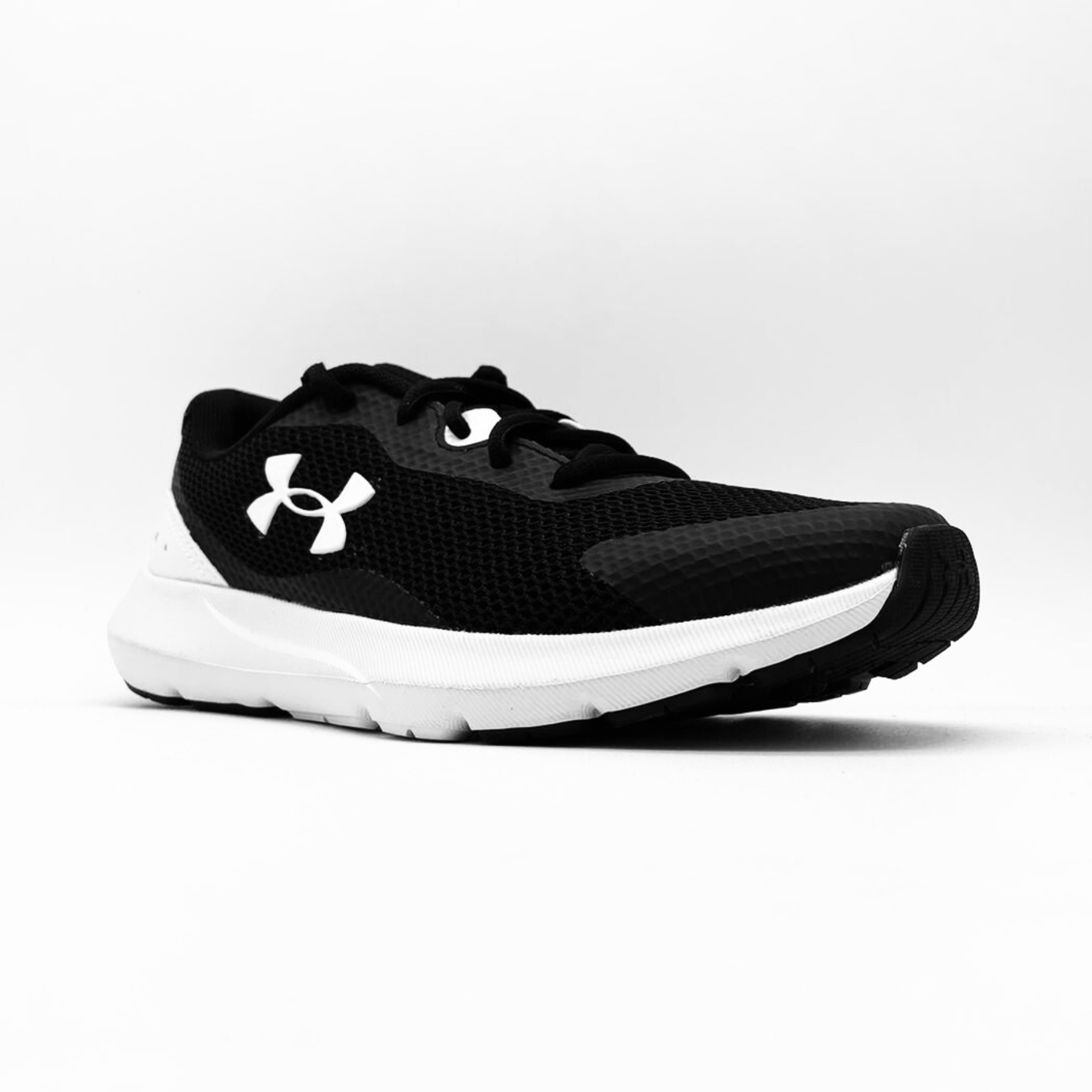 Tenis Under Armour Surge 3